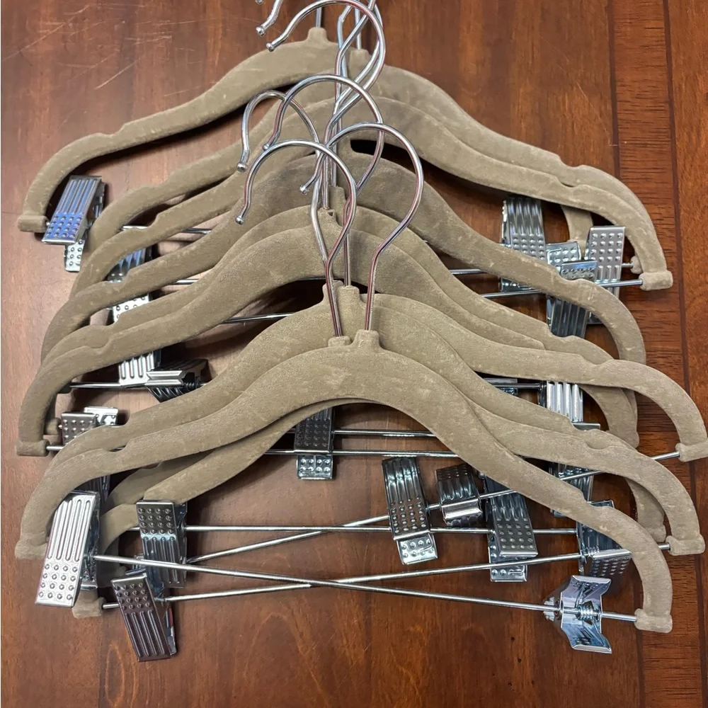 12 Gray‎ Kids Velvet Non-Slip Hangers-11